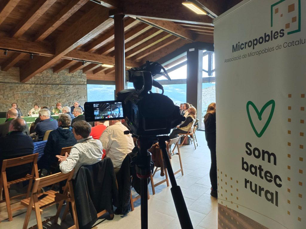 L’Assemblea General de Micropobles als mitjans